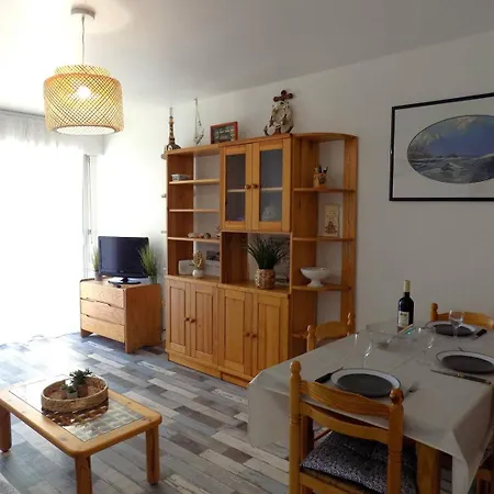 Georges De Didonne - Ambiance Bord De Mer Pour Cet En Rez-de-chaussee Apartment